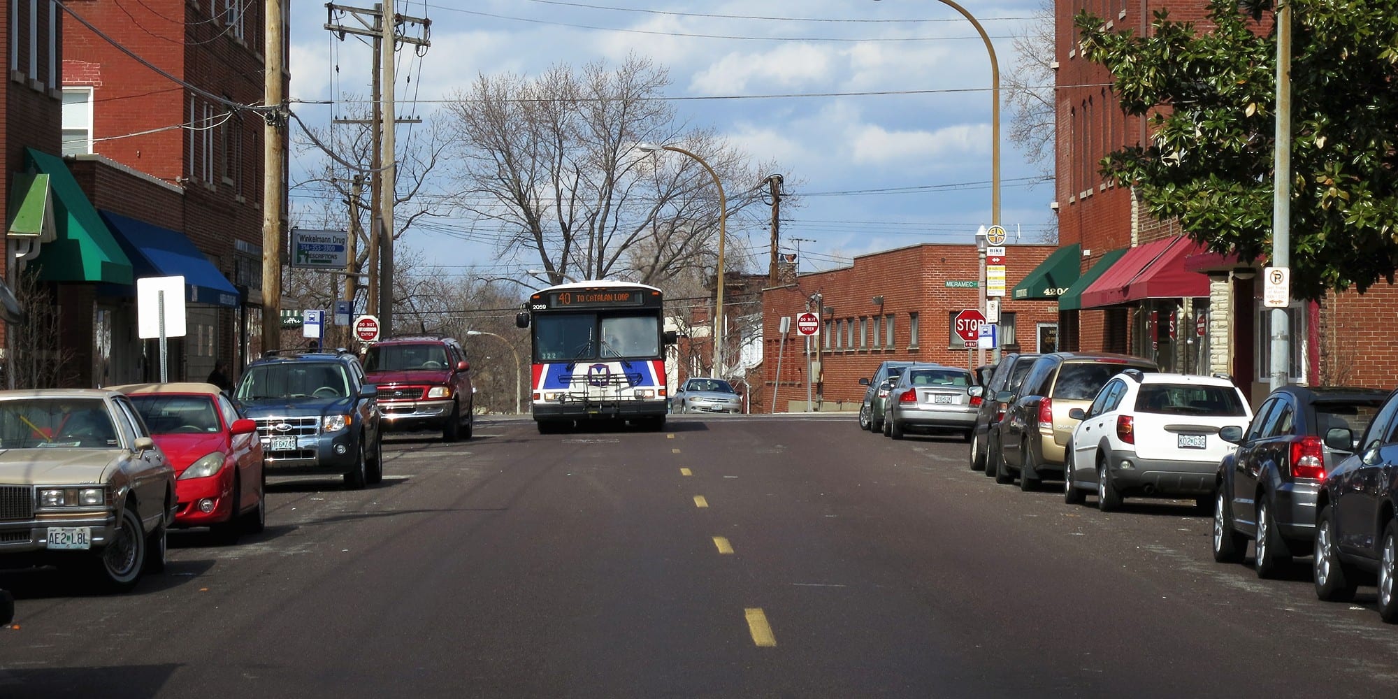 The 43 MetroBus heading south on Virginia. Photo by Paul Sableman.