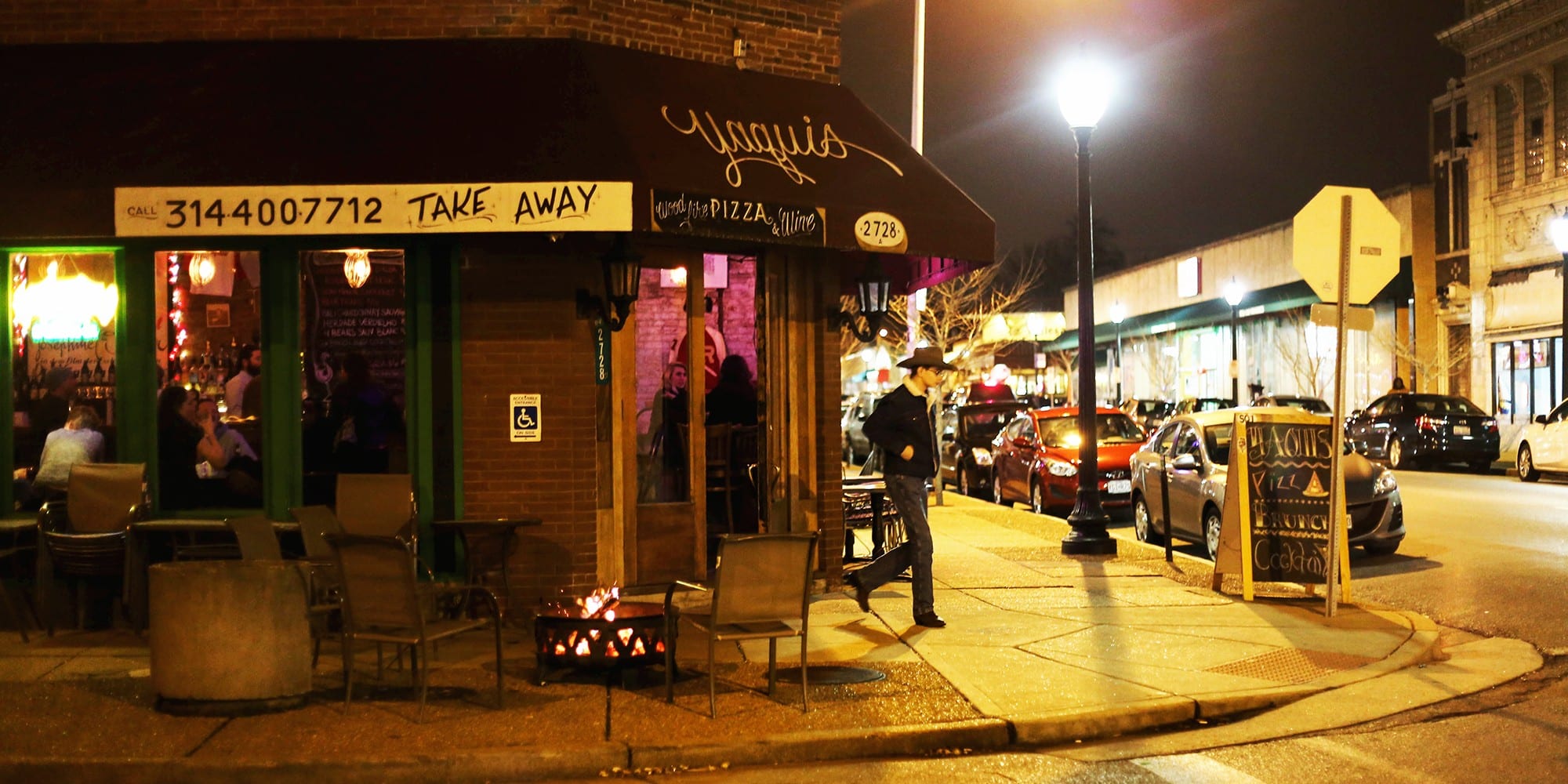 Yaquis Pizza on Cherokee. Photo by Paul Sableman.