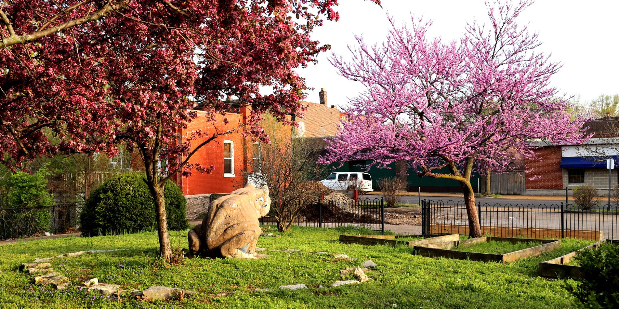 The Frog Garden at Chippewa Street and Oregon Avenue in Gravois Park, St. Louis, MO. Photo by Paul Sableman.