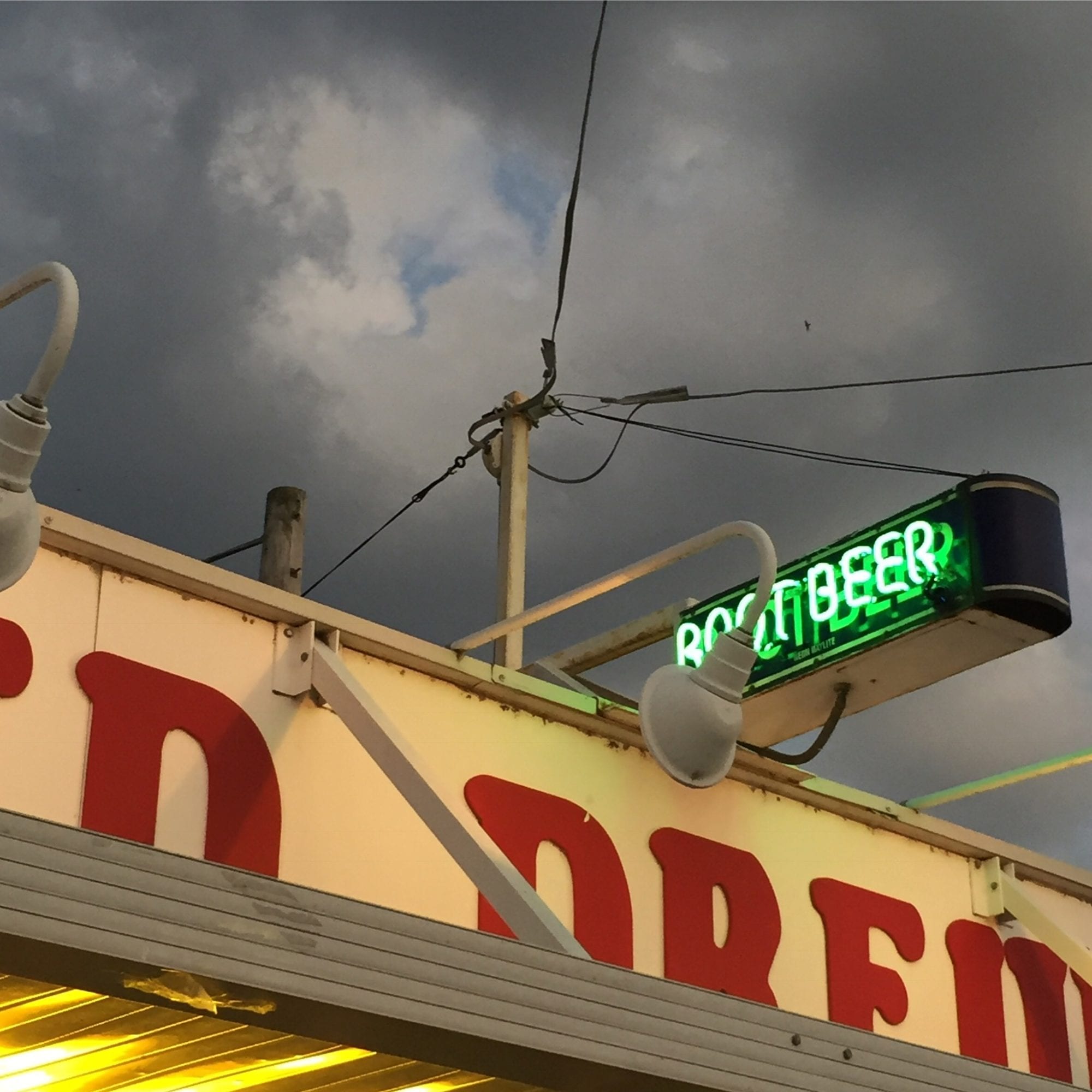 Neon root beer sign at Ted Drewes Frozen Custard in Dutchtown, St. Louis. Photo by Josh Burbridge.